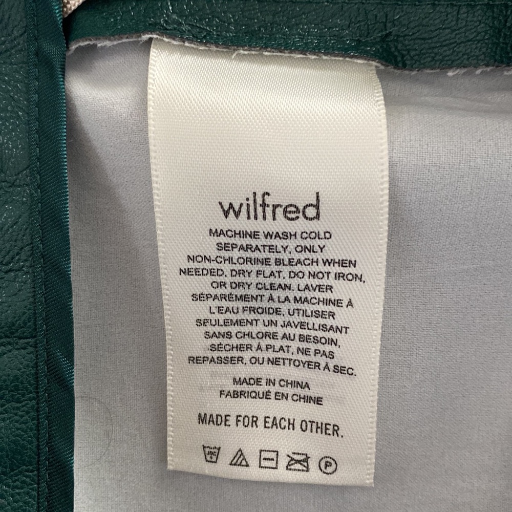 ❗️SOLD❗️Wilfred Green Faux Leather Patio Mini Skirt Size 8 - Picture 8 of 9